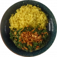 Kichererbsencurry an Spinat und frischen Möhren (3,18,81) und Zitronenbulgur (81)