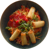 Bunte Gemüse-Paella mit Paprika, Möhre und Zuckerschoten dazu 5 Minifrühlingsrollen (18,81) und süß-scharfer Asia-Dip (9)